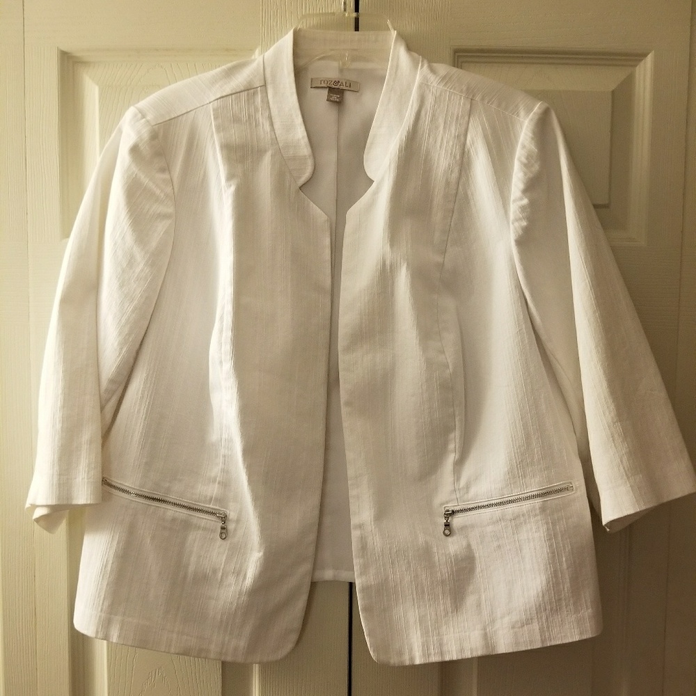 Women's 2x white blazer